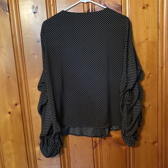 Says X-Large but fits like a Large Women’s giving kale Dress Top - Picture 2 of 4